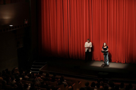 La directora de l'Institut del Teatre, Sílvia Ferrando, ha obert l'acte d'inauguració del curs. Fotografia: Judit Contreras